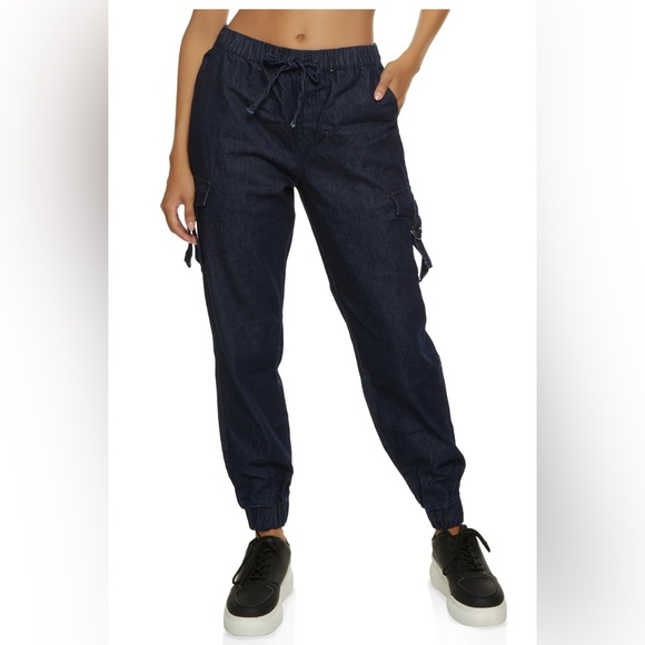 Almost Famous Pull On Dark Denim Jogger Cargo Jeans Elastic Waist Sz Large - Picture 1 of 9